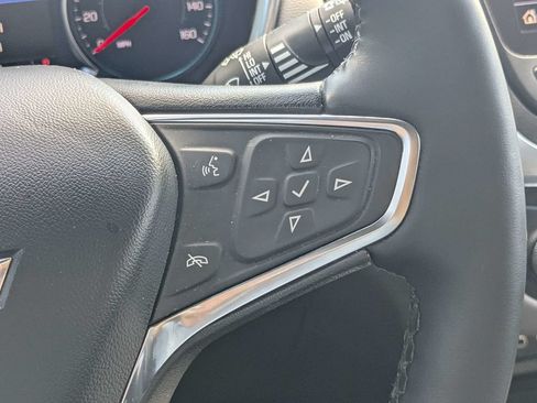 Used 2024 Chevrolet Equinox LT FWD image 24