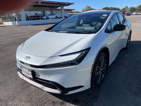 New 2026 Toyota Prius XLE image 3