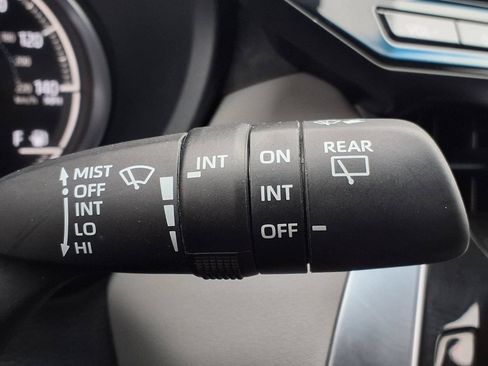 Used 2024 Toyota Venza XLE AWD/4WD image 22