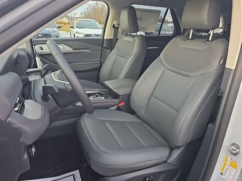 New 2026 Ford Explorer Active w/ Active Comfort Package RWD image 16