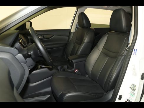 Used 2018 Nissan Rogue SL image 25