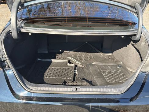 Used 2021 Toyota Avalon XSE image 16