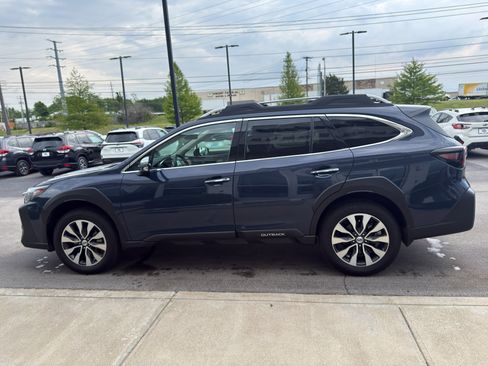 Used 2025 Subaru Outback Touring AWD/4WD image 6