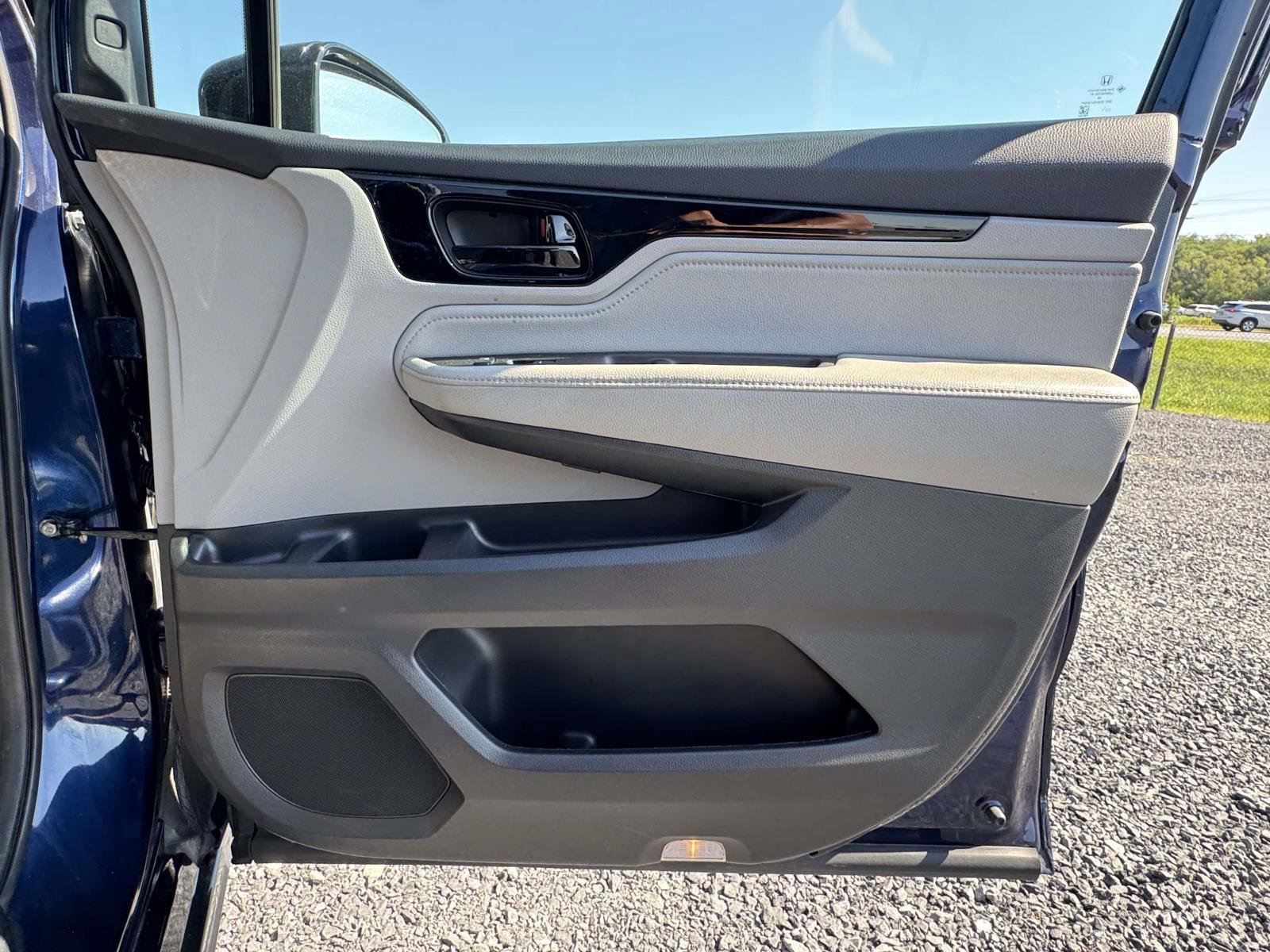 Used 2024 Honda Odyssey Elite image 18