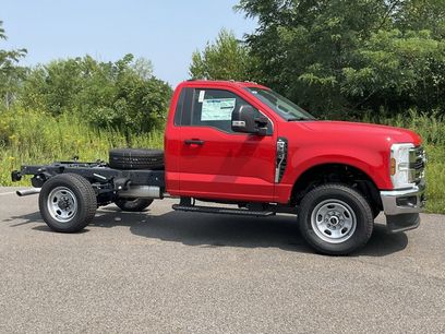 New 2025 Ford F350 XL w/ XL Chrome Package