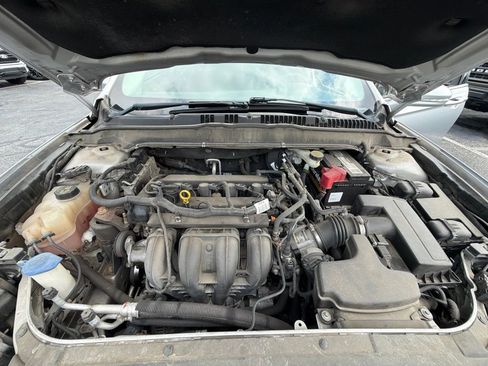 Used 2014 Ford Fusion SE FWD image 11