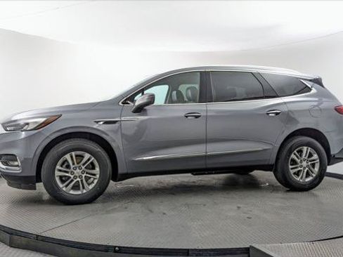 Used 2021 Buick Enclave Essence FWD image 3