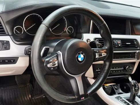Used 2016 BMW 550i xDrive Sedan AWD/4WD image 11