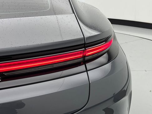 Used 2025 Porsche Panamera 4 image 39