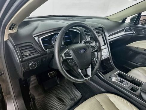 Used 2017 Ford Fusion Titanium AWD/4WD image 23