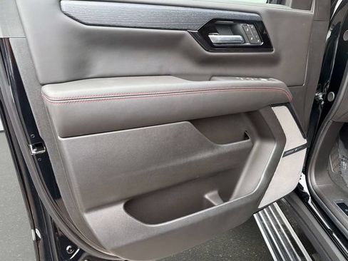 New 2026 GMC Yukon XL AT4 Ultimate AWD/4WD image 17