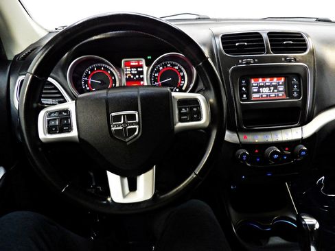 Used 2020 Dodge Journey SE w/ SE Popular Equipment Group FWD image 18