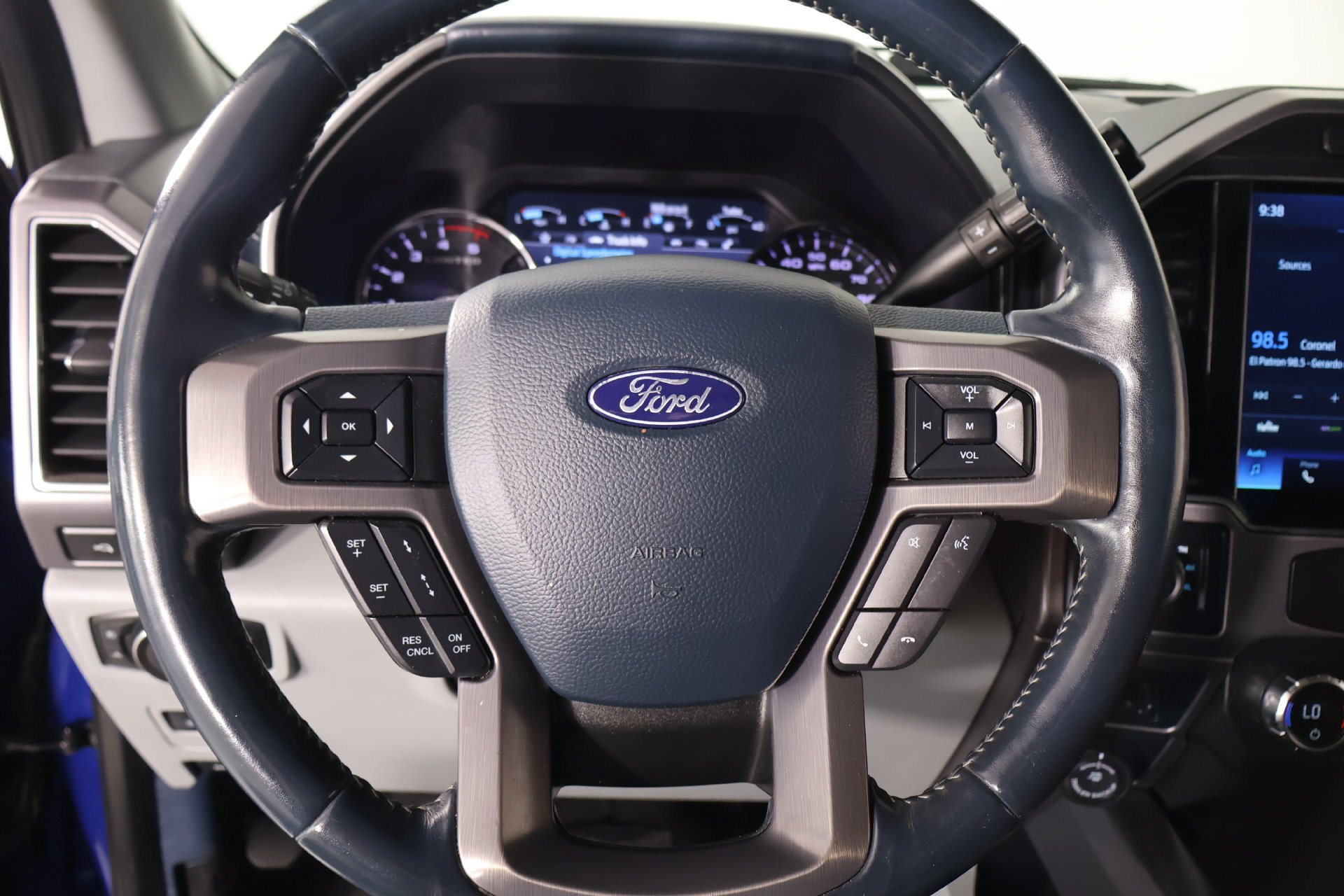 Used 2022 Ford F250 Limited AWD/4WD image 3
