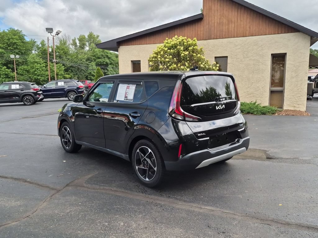 Used 2023 Kia Soul EX FWD image 7