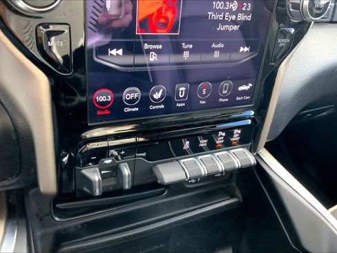 Used 2021 RAM 1500 Laramie w/ Laramie Southwest Edition image 32