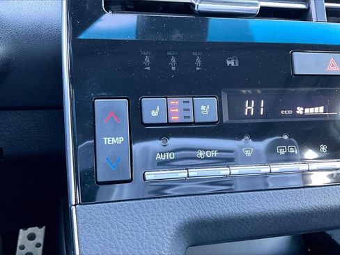 Used 2022 Toyota Avalon Touring image 29