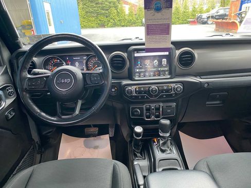 Used 2021 Jeep Gladiator Sport image 8