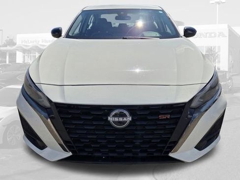 Used 2025 Nissan Altima 2.5 SR FWD image 7