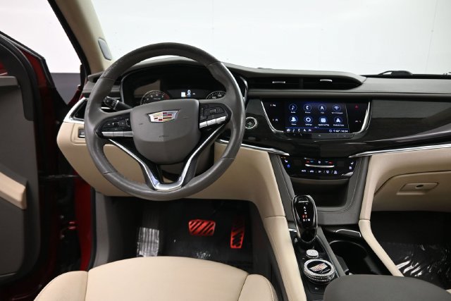 Used 2020 Cadillac XT6 Premium Luxury FWD image 17