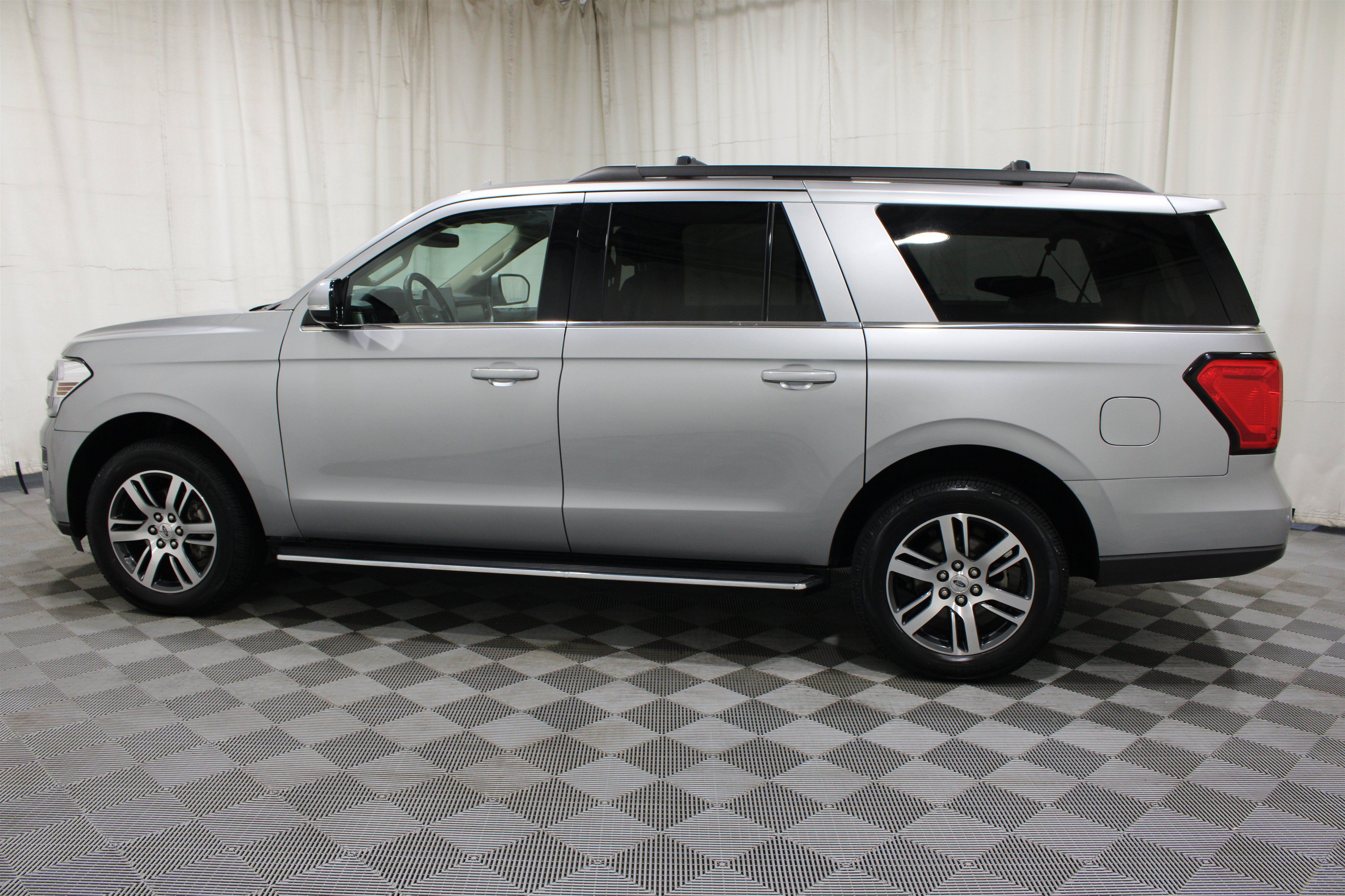 Used 2022 Ford Expedition Max XLT AWD/4WD image 37