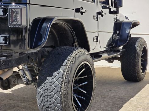 Used 2011 Jeep Wrangler 70th Anniversary w/ Connectivity Group image 32