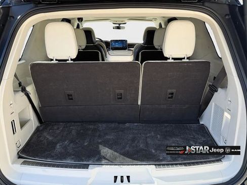 Used 2024 Lincoln Navigator Black Label image 18