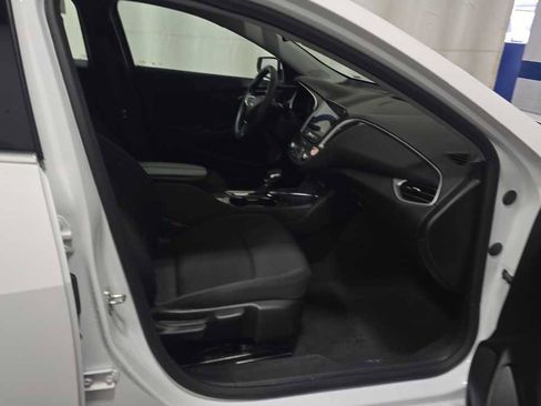 Used 2023 Chevrolet Malibu LT image 8