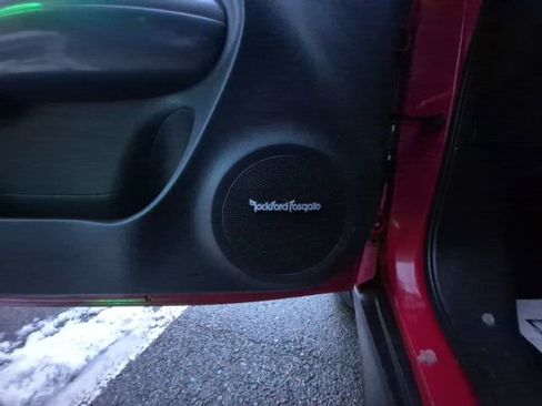 Used 2015 Nissan Juke SV w/ Technology Package image 31