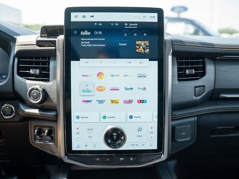 Used 2024 Ford Expedition Platinum image 17