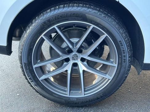 New 2026 Porsche Macan image 9