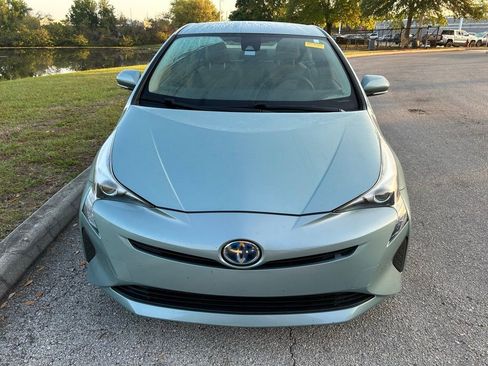 Used 2018 Toyota Prius One image 8