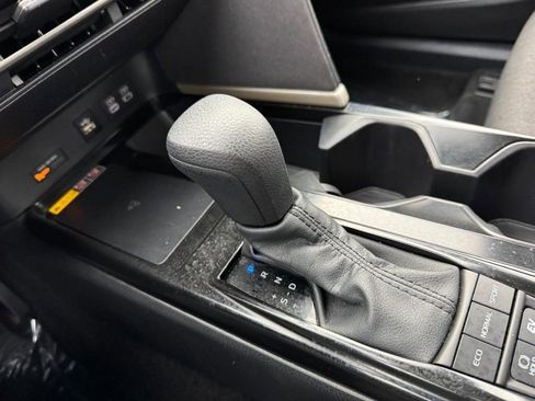 Used 2025 Toyota Camry LE image 19