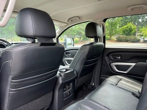 Used 2018 Nissan Titan PRO-4X AWD/4WD image 15