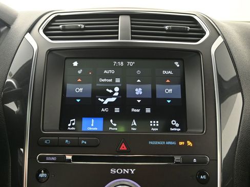 Used 2018 Ford Explorer Limited w/ Equipment Group 301A AWD/4WD image 29