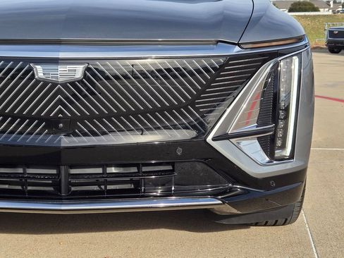 Certified 2025 Cadillac Lyriq Luxury image 6