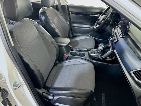 Used 2023 Kia Seltos S w/ Navigation Package image 13