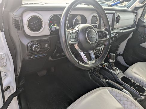 Used 2023 Jeep Wrangler Unlimited Sahara image 17