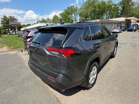 Used 2019 Toyota RAV4 XLE w/ Convenience Package AWD/4WD image 5