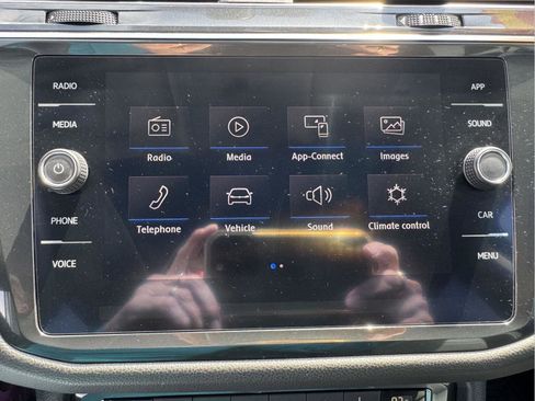 Used 2020 Volkswagen Tiguan SE w/ Panoramic Sunroof Package AWD/4WD image 29