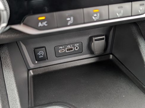 Used 2025 Nissan Sentra SV FWD image 24