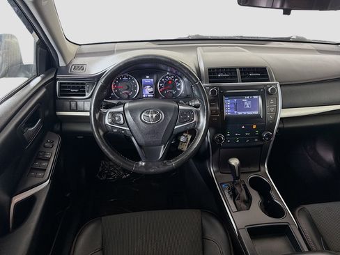 Used 2016 Toyota Camry SE image 17