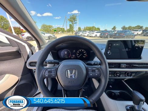 New 2026 Honda HR-V LX image 16