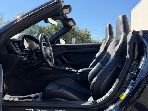 Used 2023 Porsche 911 Carrera GTS image 27