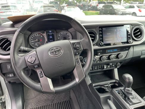 Used 2023 Toyota Tacoma TRD Off-Road w/ Advanced Technology Package AWD/4WD image 7