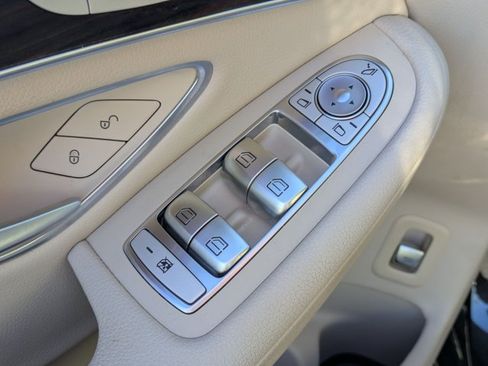 Certified 2021 Mercedes-Benz GLC 300 image 9