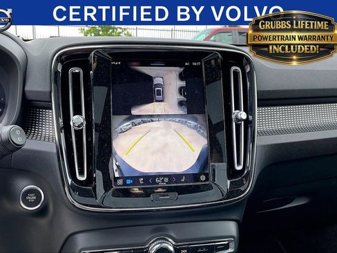 Used 2025 Volvo XC40 B5 Plus AWD/4WD image 29