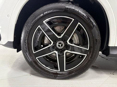 Used 2025 Mercedes-Benz GLC 350e 4MATIC w/ AMG Line image 33