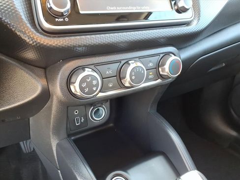 Used 2024 Nissan Kicks S image 23