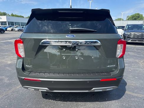 Used 2023 Ford Explorer XLT w/ Equipment Group 202A AWD/4WD image 8