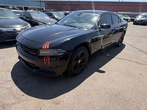 Used 2019 Dodge Charger SXT RWD image 1